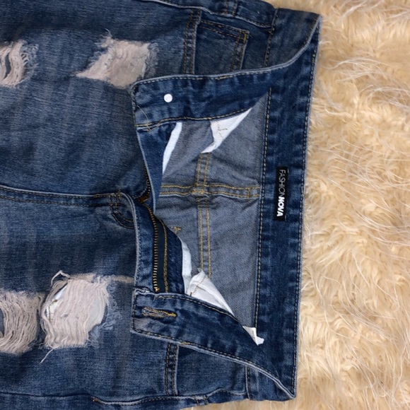 Fashion Nova jeans - Picture 3 of 3